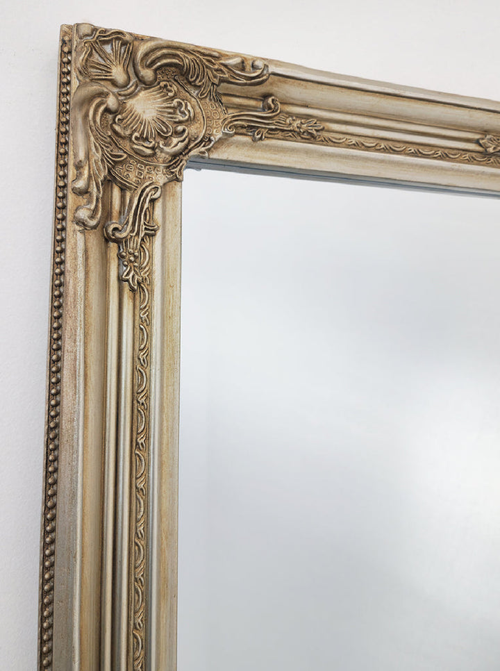 Antique Style Mirror Design